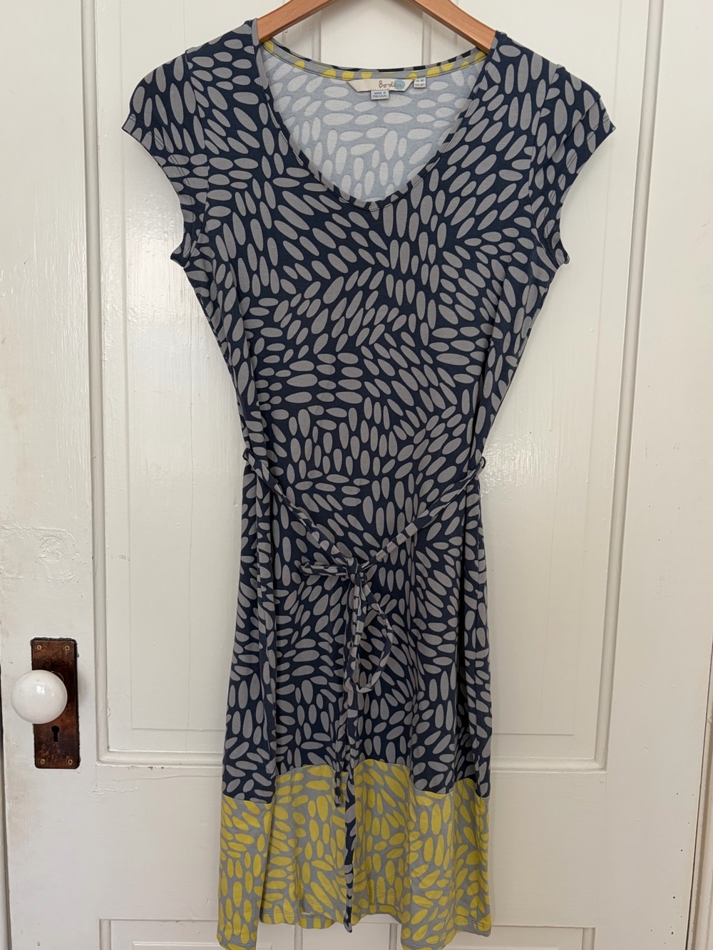 Boden Gray Printed Cap-Sleeve T-shirt Dress with Yellow Border, sz 4P